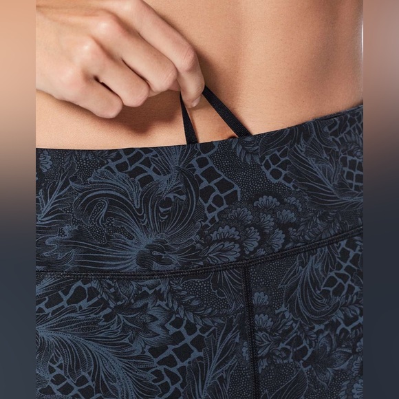 Lululemon Speed Up Crop-Nouveau Mach Blue Black - Picture 3 of 12